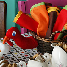 DIY thanksgiving turkey napkin basket - mypapercrane.com