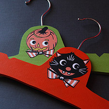 DIY Halloween Hangers mypapercrane.com
